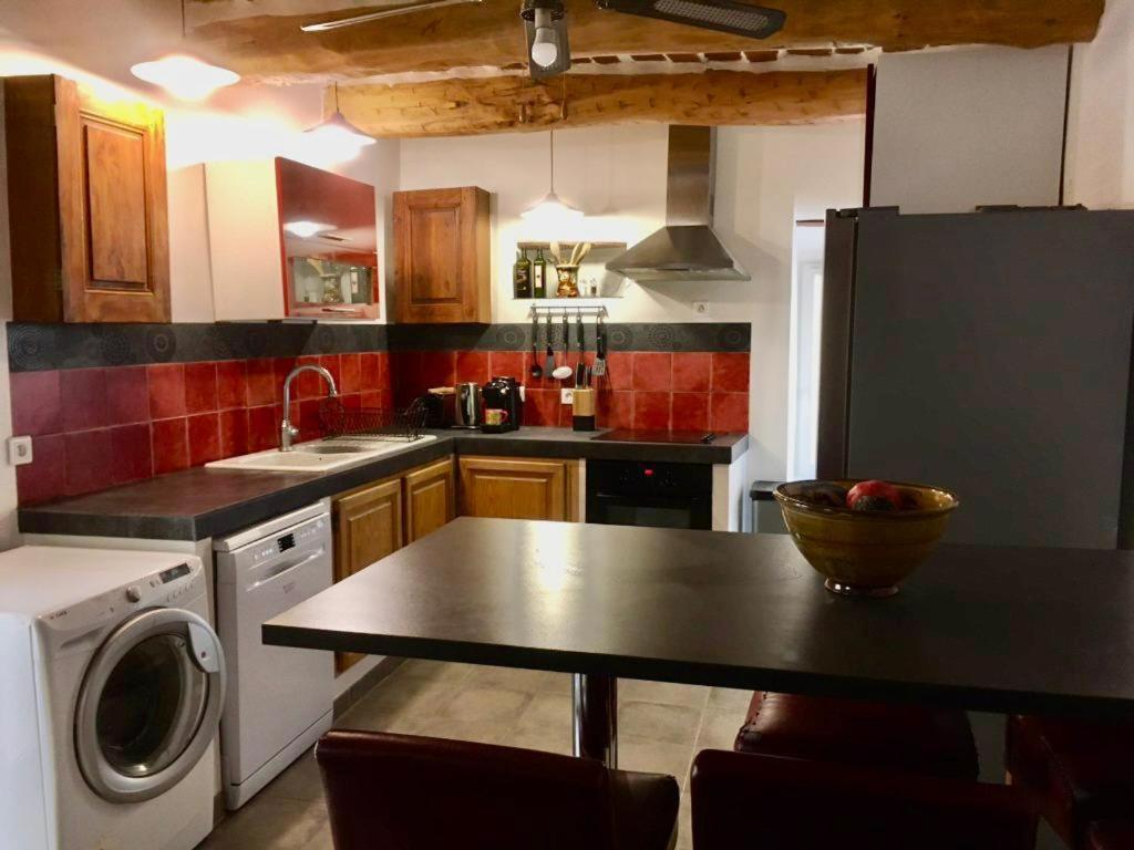 La Maison de Lily, cosy dans le Vieux-Hyères, parking gratuit Extérieur photo